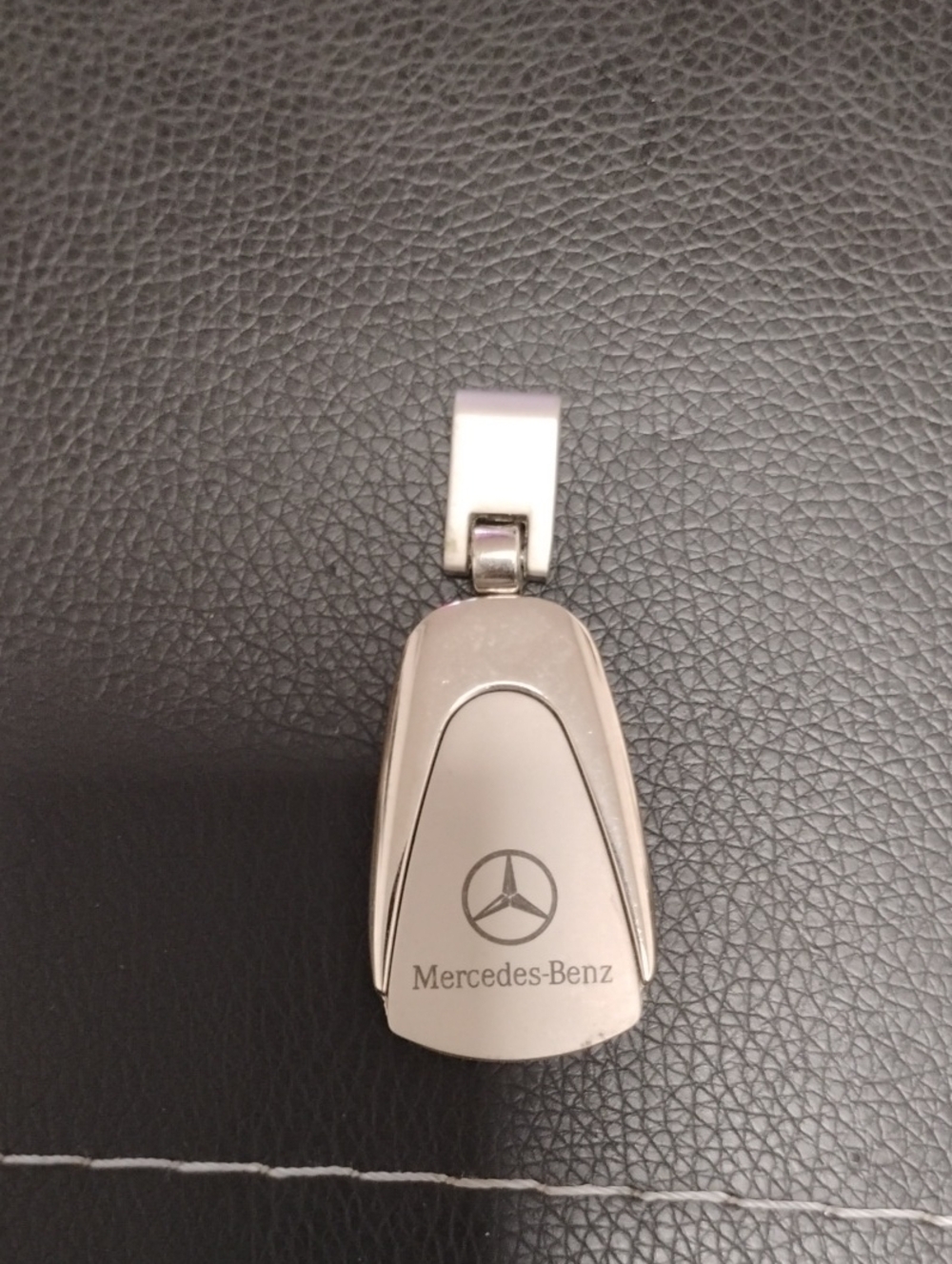 CHROME METAL MERCEDES BENZ KEYCHAIN NRMINT CONDITION